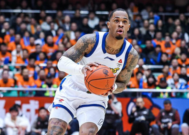 广厦加时赛逆转江苏 四连胜重回联赛榜首